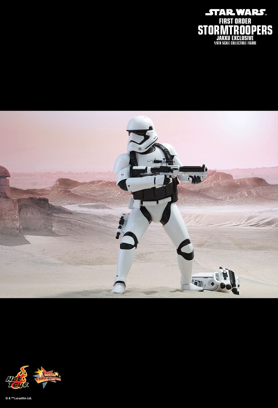 Hot Toys MMS333 STAR WARS: THE FORCE AWAKENS - FIRST ORDER STORMTROOPER (JAKKU EXCLUSIVE)