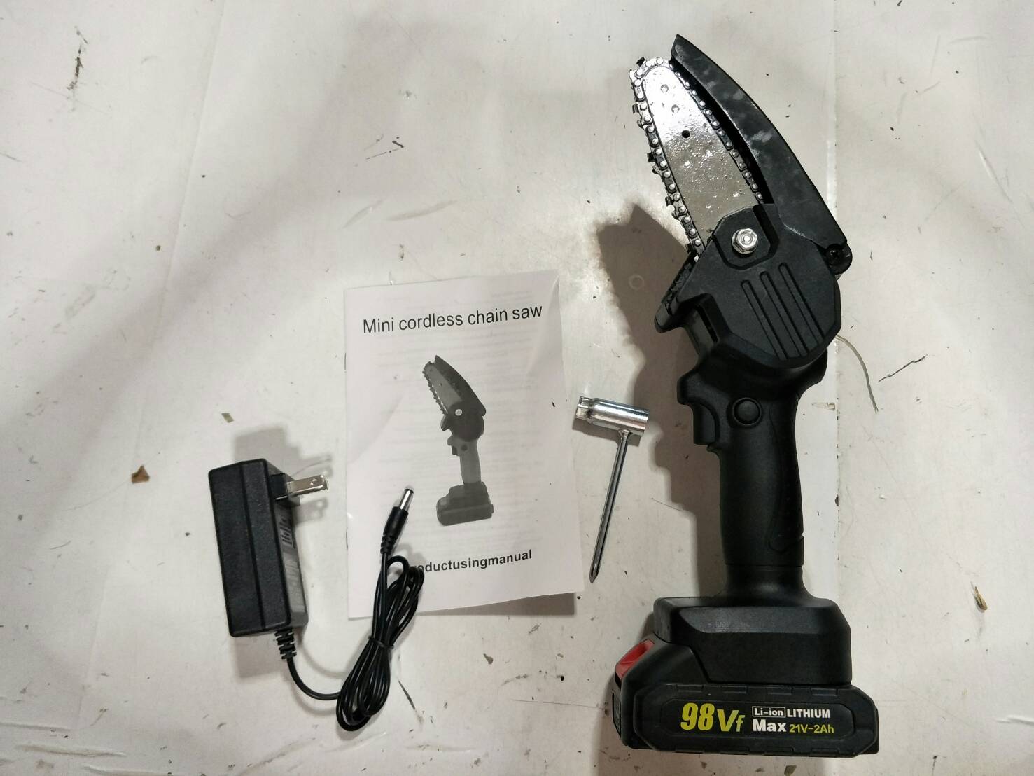 EC10 เลื่อยโซ่ไฟฟ้า 4 นิ้ว 21V น้ำหนักเบา ใช้งานง่าย สะดวกปลอดภัย