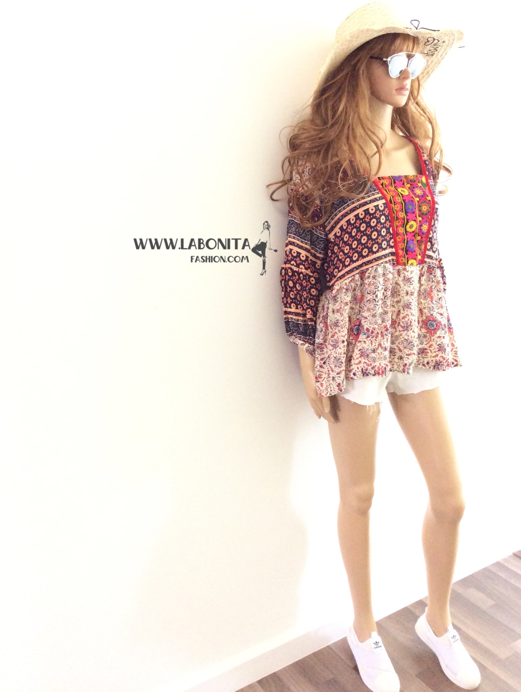 เสื้อโบฮีเมียนทรงสวย อกเสื้อปักลายชนเผ่างานน่ารักมากๆค่ะ