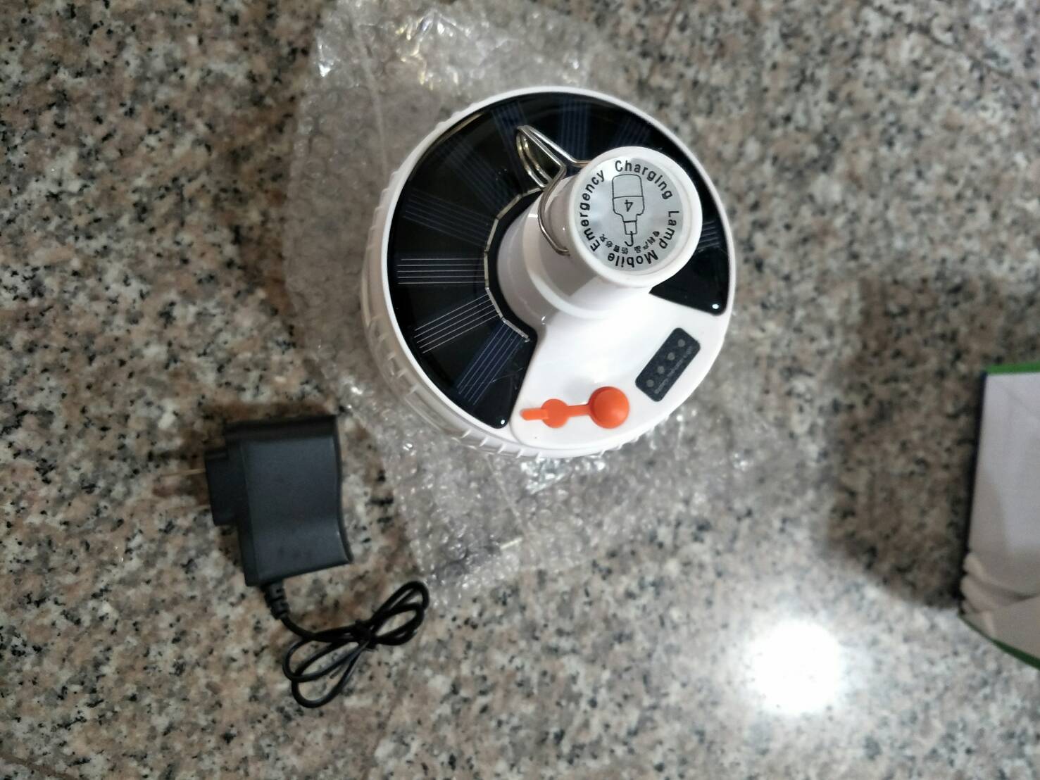 OT47 โคมไฟ LED 100 Watt แบตใช้ได้ 8-16 ชม ชาร์จไฟแสงอาทิตย์ได้