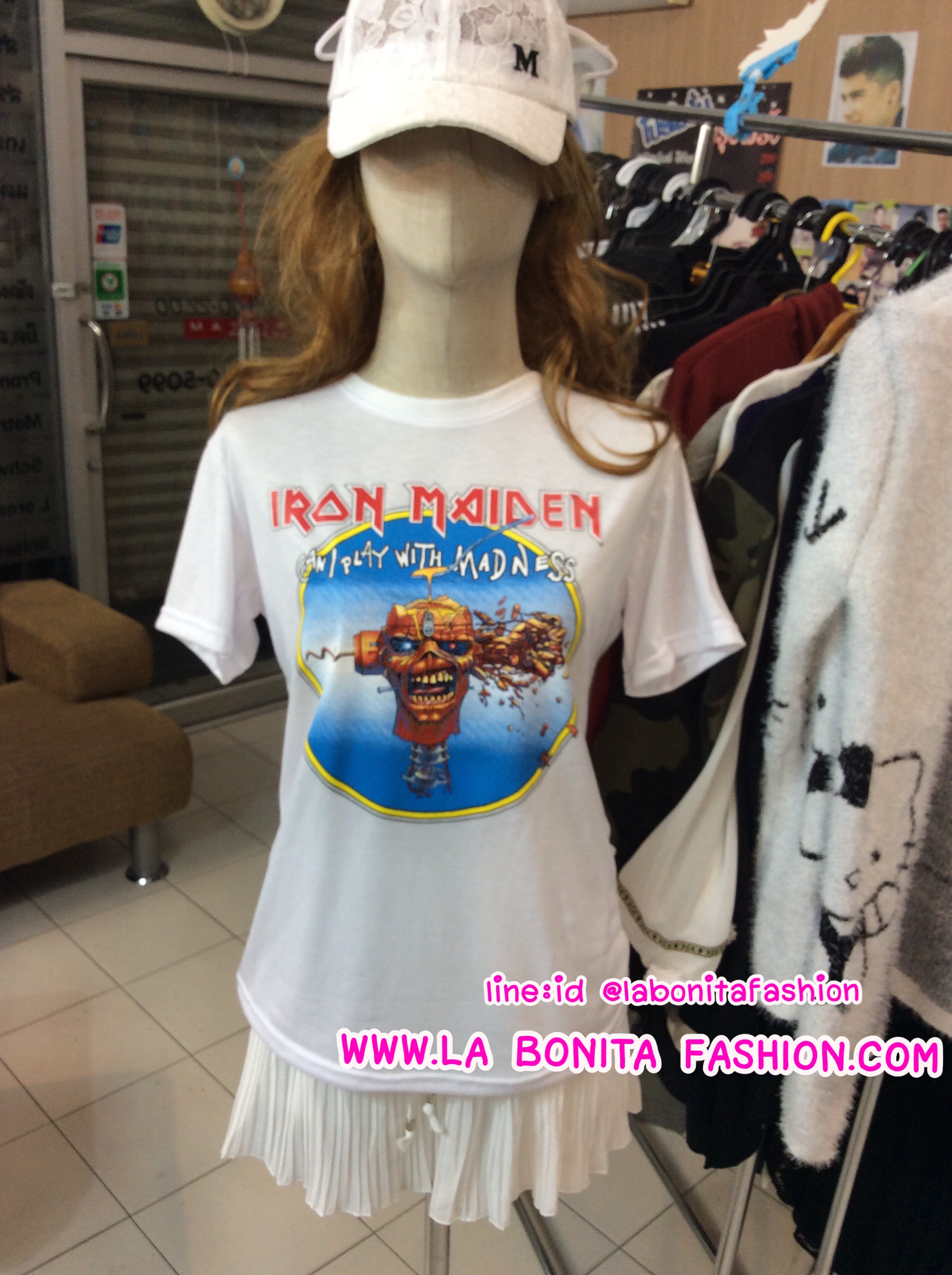 พร้อมส่ง เสื้อยืดเนื้อบาง สกรีนลาย Iron Maiden แบบเหล่าดารา เซเลบใส่. ตอนนี้กลับมาhot hit อีกครั้ง สาวๆที่ยังไม่มี รีบจัดด่วนนะคะ อย่าให้ตกเทรนด์คร้าาา เสื้อยืดIron Maiden ผ้ายืดเนื้อบาง แต่ไม่บางมากจนเกินไป เนื้อบางกำลังดี ผ้าเนื้อดีใส่สบายค่ะ