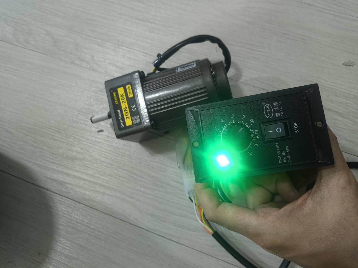 MO48 มอเตอร์เกียร์ปรับความเร็วได้ Ac 220V 6W เกียร์แบบอะซิงโครนัสเฟสเดียวปรับความเร็วได้