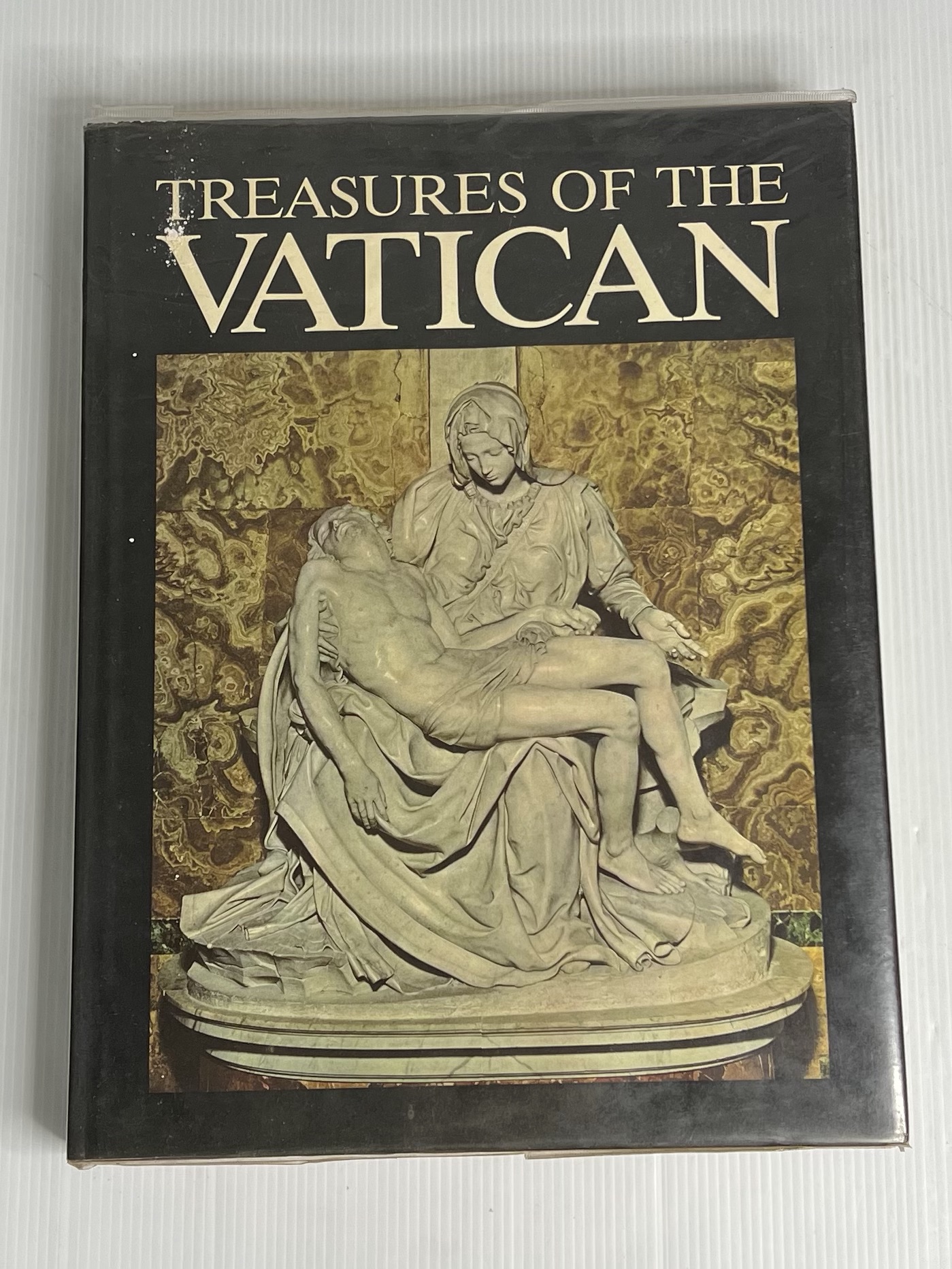Treasures Of The Vatican Maurizio Calvesi April 13, 1987 90-99% Hardcover