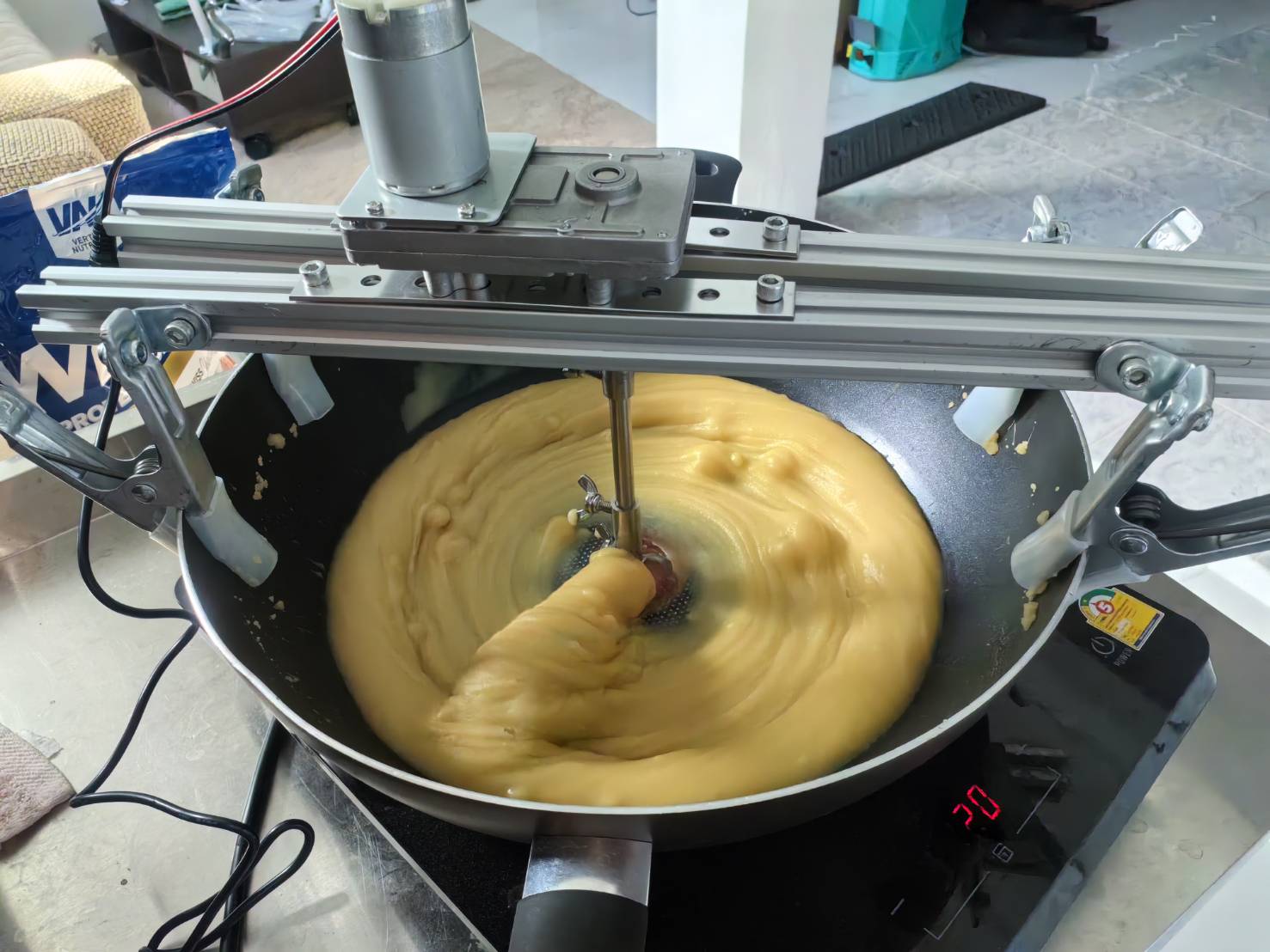 OT179 เครื่องกวนไส้รุ่นติดตั้งง่าย ใช้ได้กับกระทะ หม้อ ขนาดไม่เกิน 40CM