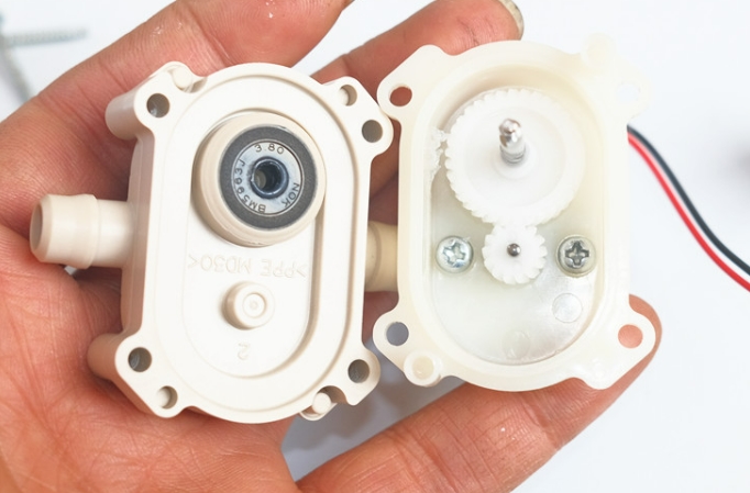 MO38 ปั๊มน้ำแรงดันสูง แบบเกียร์ ยีห้อ NIDEC JAPAN 5-12V