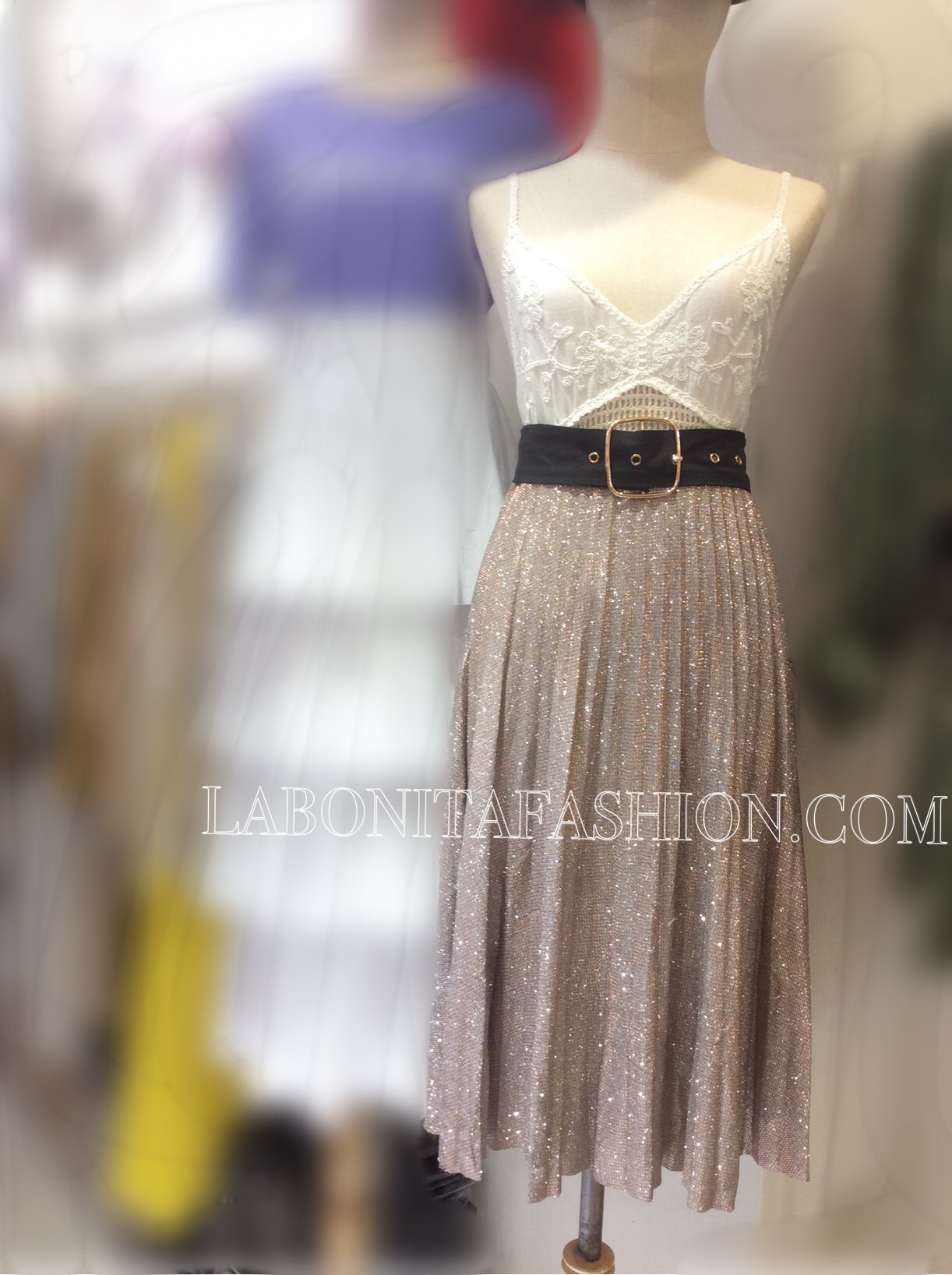 ส่งฟรี!! กระโปรงอัดพลีทผ้ากลิตเตอร์ เลื่อมๆวิ้งๆ