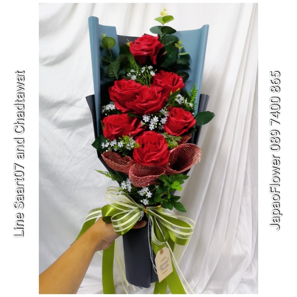 ช่อดอกกุหลาบแดง ทรงสูง พร้อมตุ๊กตาหมี
