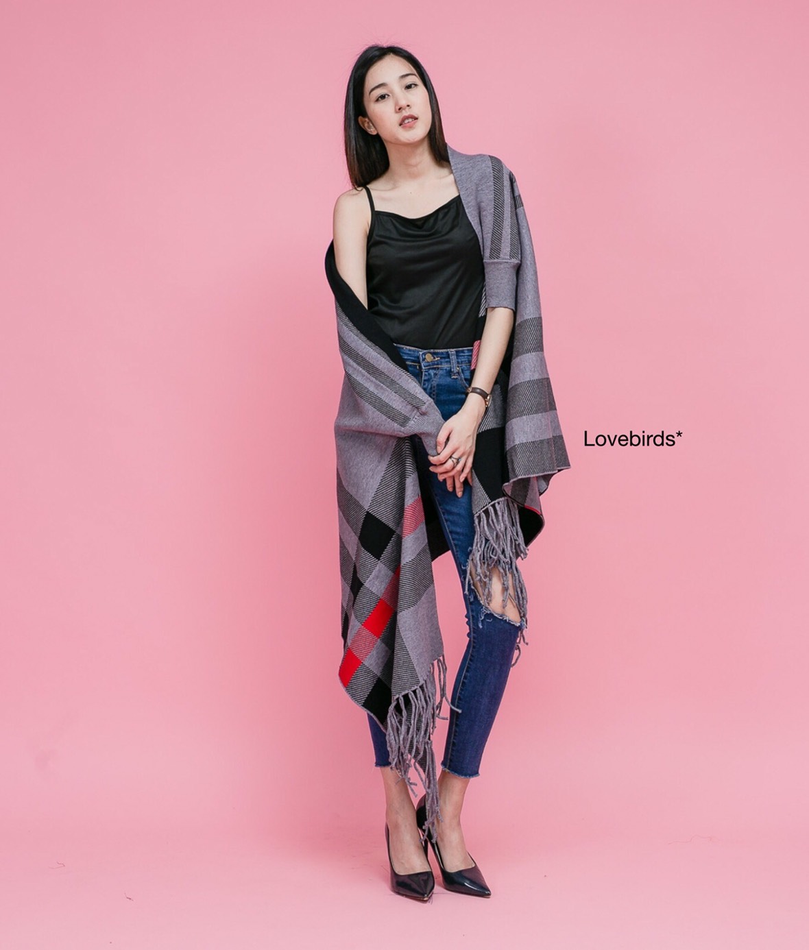 เบลเซอร์ทรงเสื้อคลุมลายเบอเบอร์รี่ ใส่สวมแขน ผ้าอย่างดี จั้มที่แขน ปลายฟริ้น งานสวยมากๆค่า