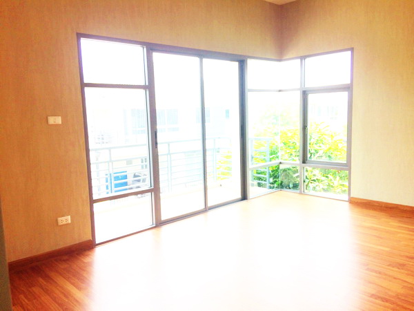 บ้านเดี่ยว ม.เพอร์เฟคเพลส สุขุมวิท 77 เฟส 5 ซ.ลาดกระบัง 20/3 ถ.ลาดกระบัง บางพลี สมุทรปราการ หลังมุม ใหม่-สวย