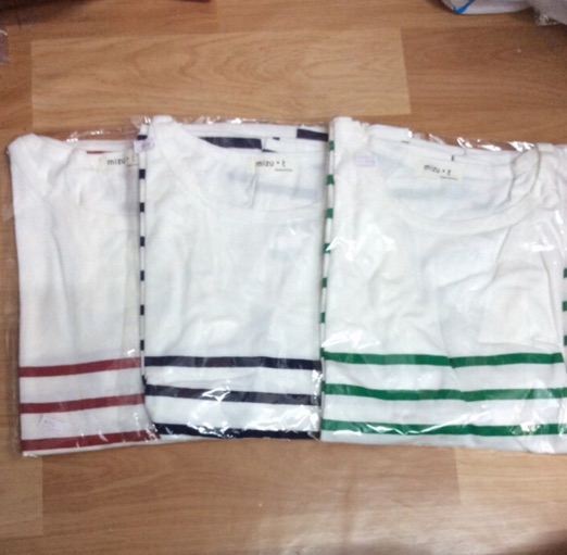 เสื้อยืดคอกลม แขนยาวลายขวาง ผ้ายืดเนื้อดีทรงพอดีตัวค่ะ ใส่แล้วน่ารักสไตล์สาวเกาหลี