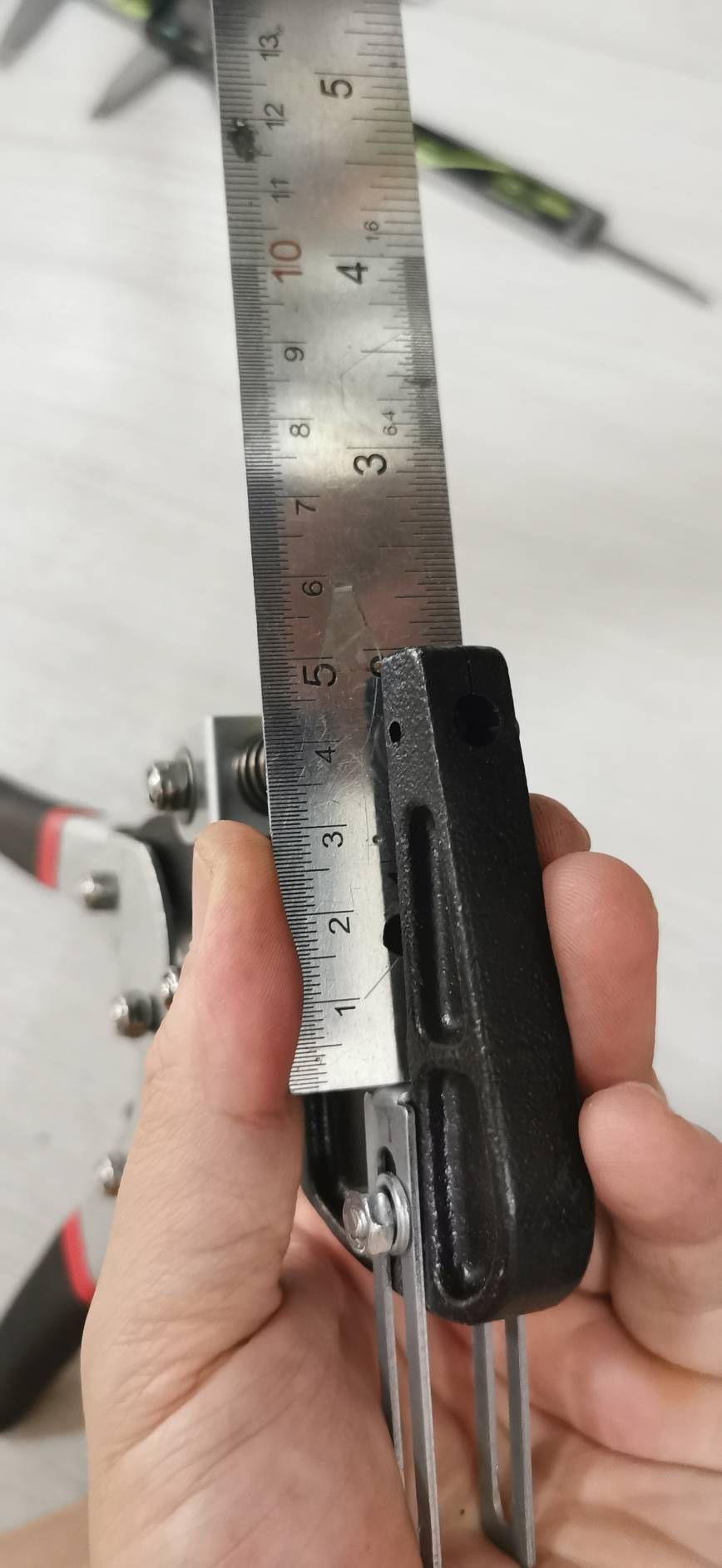 PL11 คีมเจาะรูเหล้ก สำหรับยิงรีเวท ขนาดรู 3.2+4.2 มิล รุ่นงานหนัก