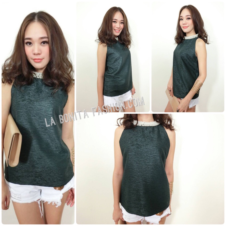Up Town Pearl Blouse เสื้อแขนกุดเว้าผ้ามี textureนูน คอประดับมุก (รอบคอ)