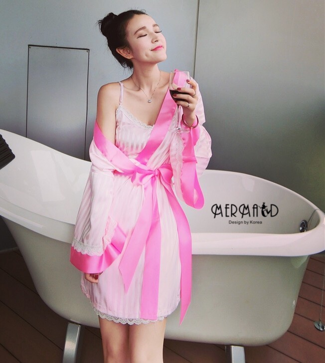 ชุดนอน สไตล์ victoria Secret Detail : น่าร๊ากกกกกก ( เซ็ทชุดนอน 4 ชิ้น ) สีหวานๆ ตะมุตะมิวนไปคร๊า สวยงามเอาเรื่องเลยทีเดียว เซกซี่แบบเบาๆ สาวๆเราต้องสวยแม้กระทั่งตอนนอน