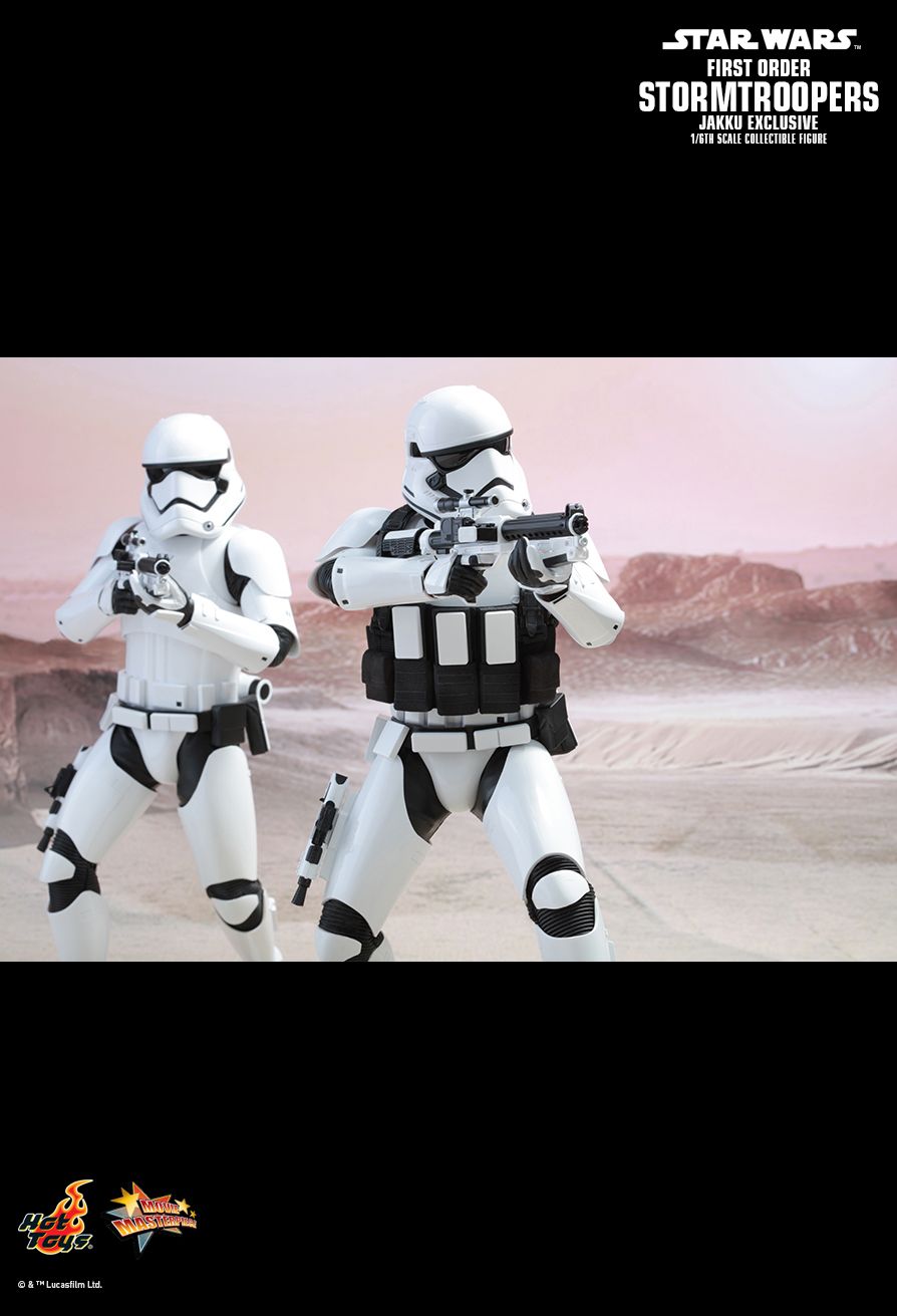 Hot Toys MMS333 STAR WARS: THE FORCE AWAKENS - FIRST ORDER STORMTROOPER (JAKKU EXCLUSIVE)