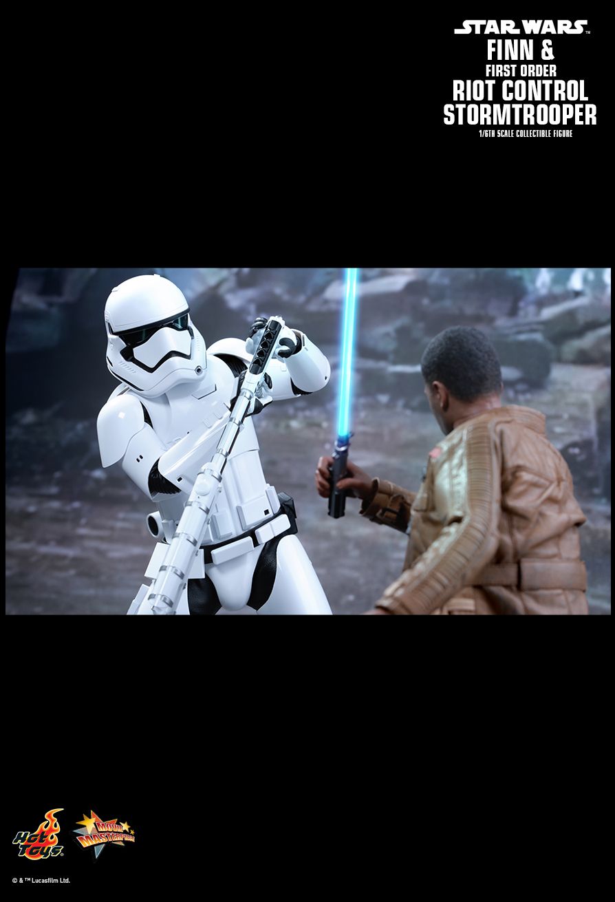 Hot Toys MMS346 STAR WARS: THE FORCE AWAKENS - FINN & STORMTROOPER