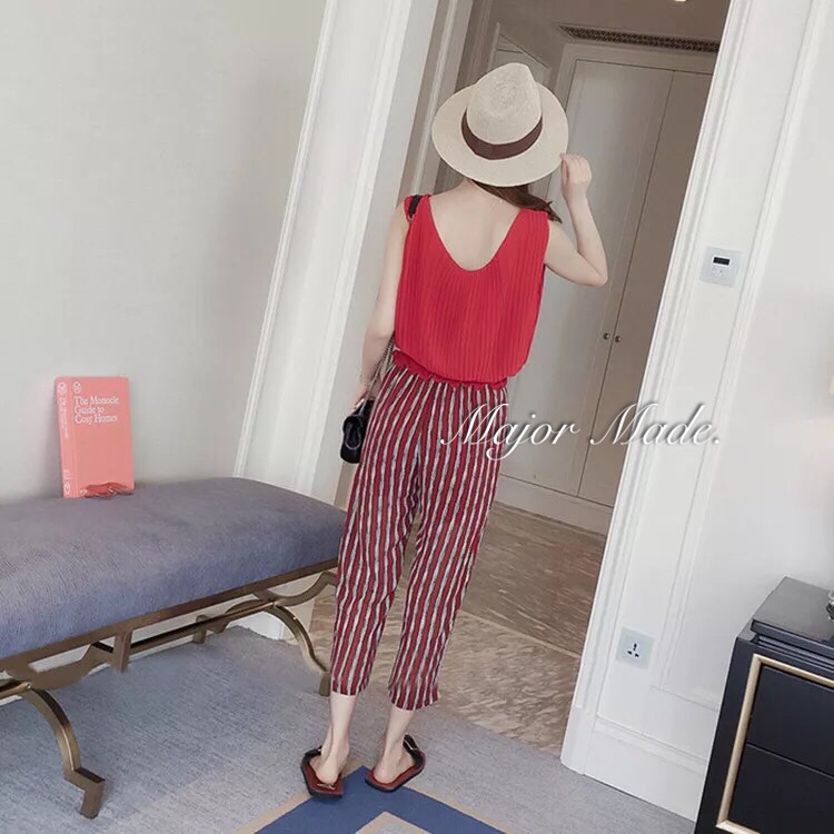 Korea set เสื้อแขนกุดอัดพลีทเอวจั้ม คอวี มาพร้อมกางเกงลายทางผูกเอว เนื้อผ้าชีฟอง มี ซับในค่า มีกระเป๋า2ข้าง ชุดนี้ ได้ลุคสาวหวานน่ารัก สไตล์เกาหลีสุดๆ ชุดเดียวจบค่ะ