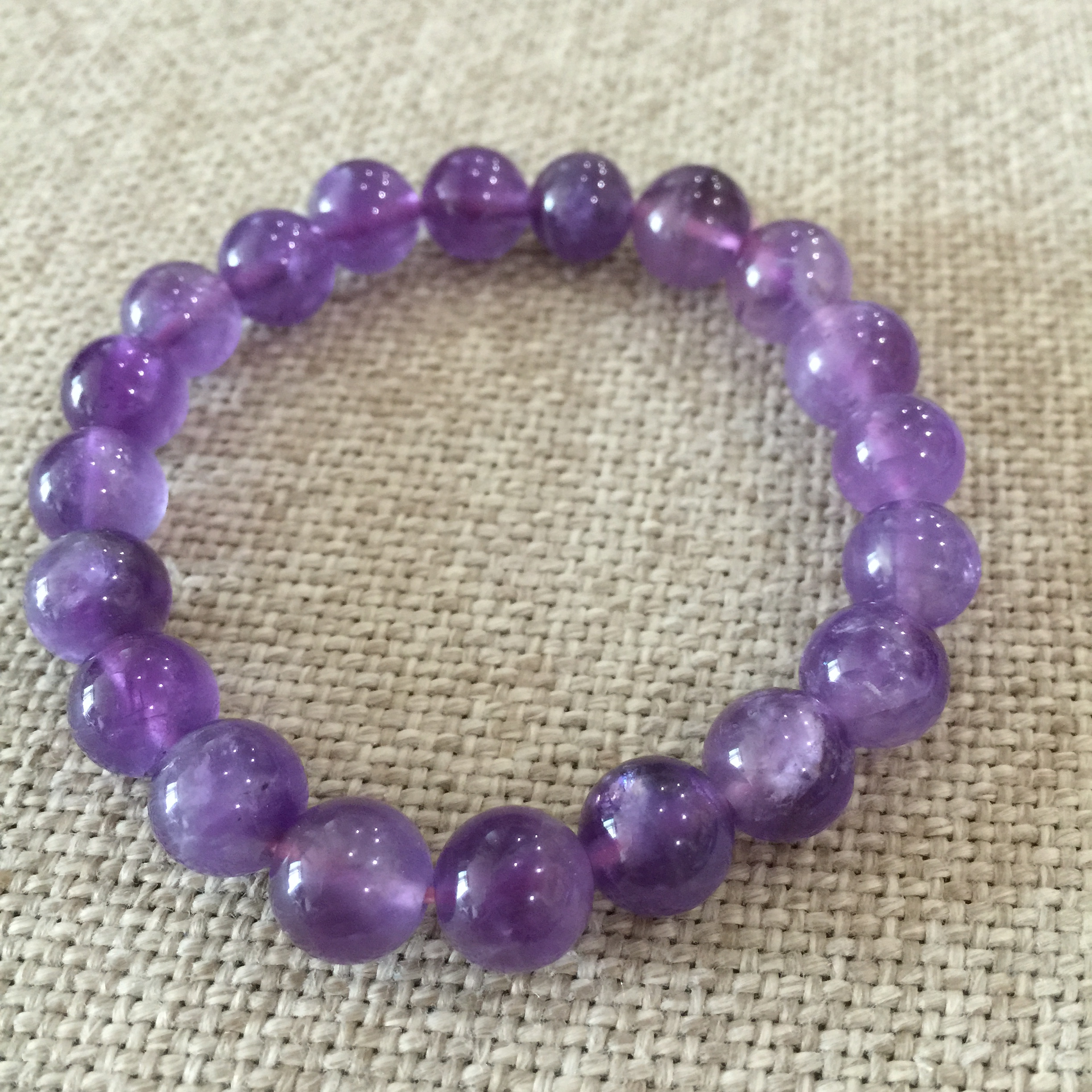 ราศีกุมภ์ หินนำโชคราศีกุมภ์หรือผู้ที่เกิดกุมภาพันธ์ Amethyst อเมทิสต์ 10 mm (13 กุมภาพันธ์ – 14 มีนาคม)