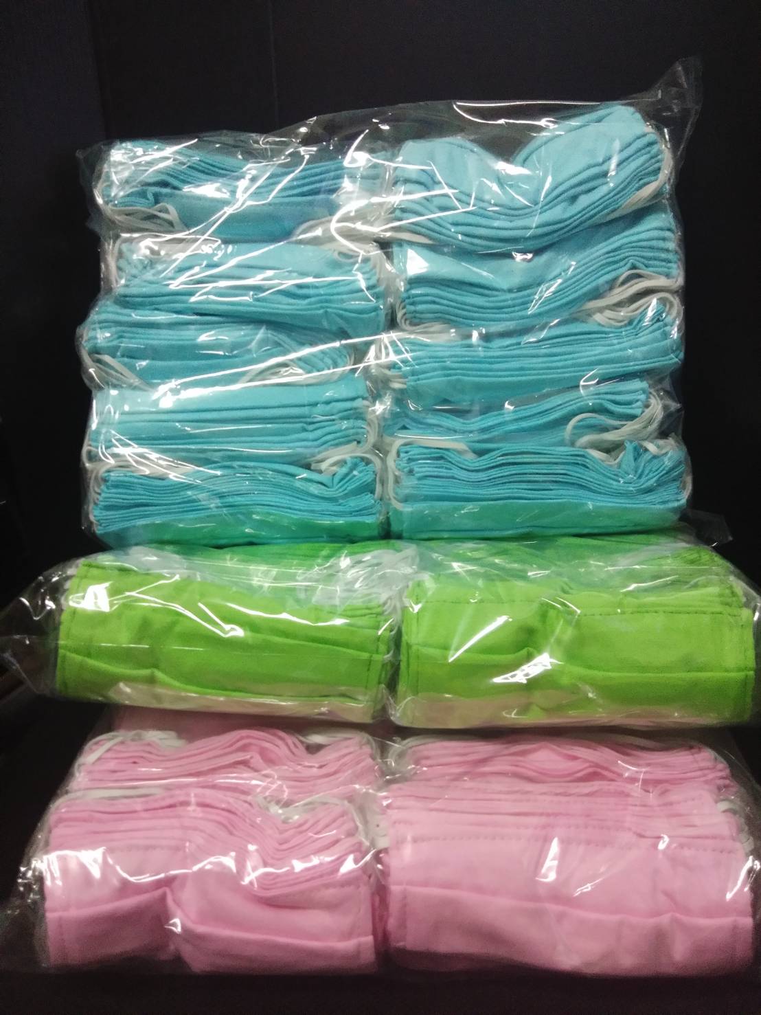 ผ้าปิดจมูก คัตตอน 2 ชั้น สีเขียว ฟ้า ชมพู เนื้อผ้านิ่ม ไม่ละคายเคืองผิว ใช้ป้องกันฝุ่นละออง สามารถซักทำความสะอาดได้