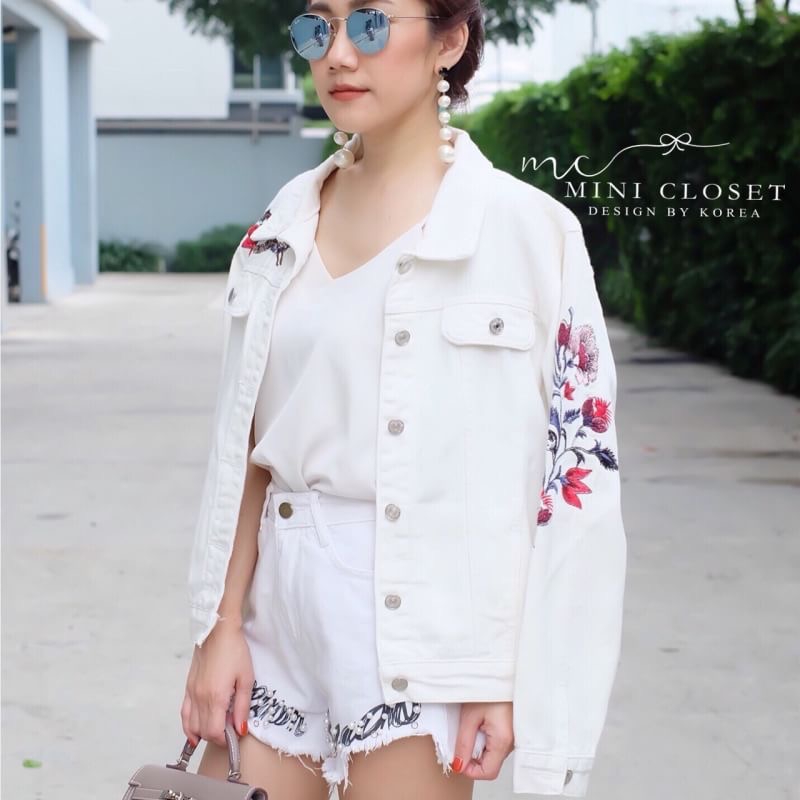 เสื้อคลุมเสื้อแจ็คเก็ตยีนส์สีขาว