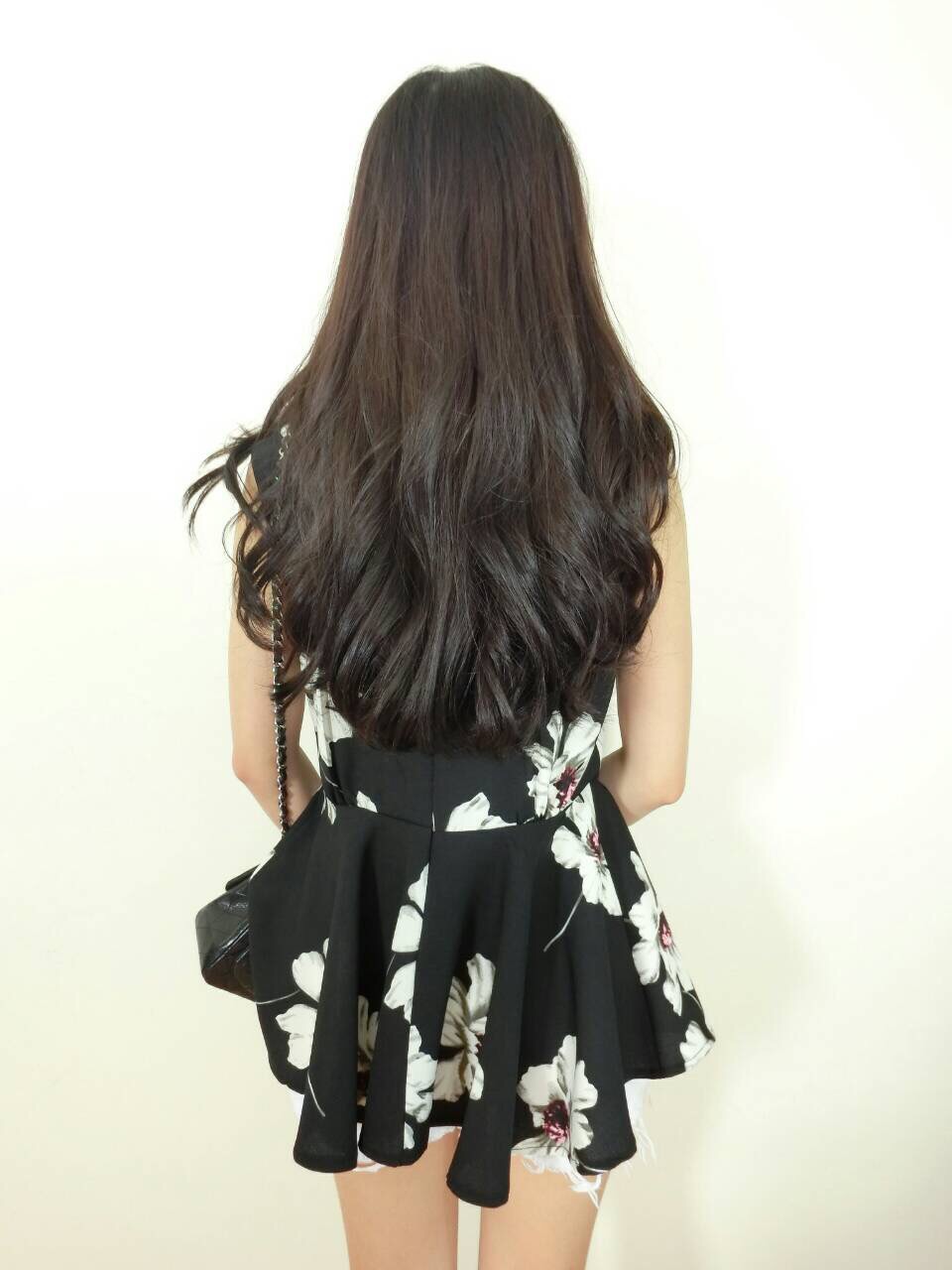 Spring Bloom Blouse เสื้อแขนกุดเนื้อผ้าฝ้าย ชายเสื้อทรงระบายนิดๆพอน่ารัก