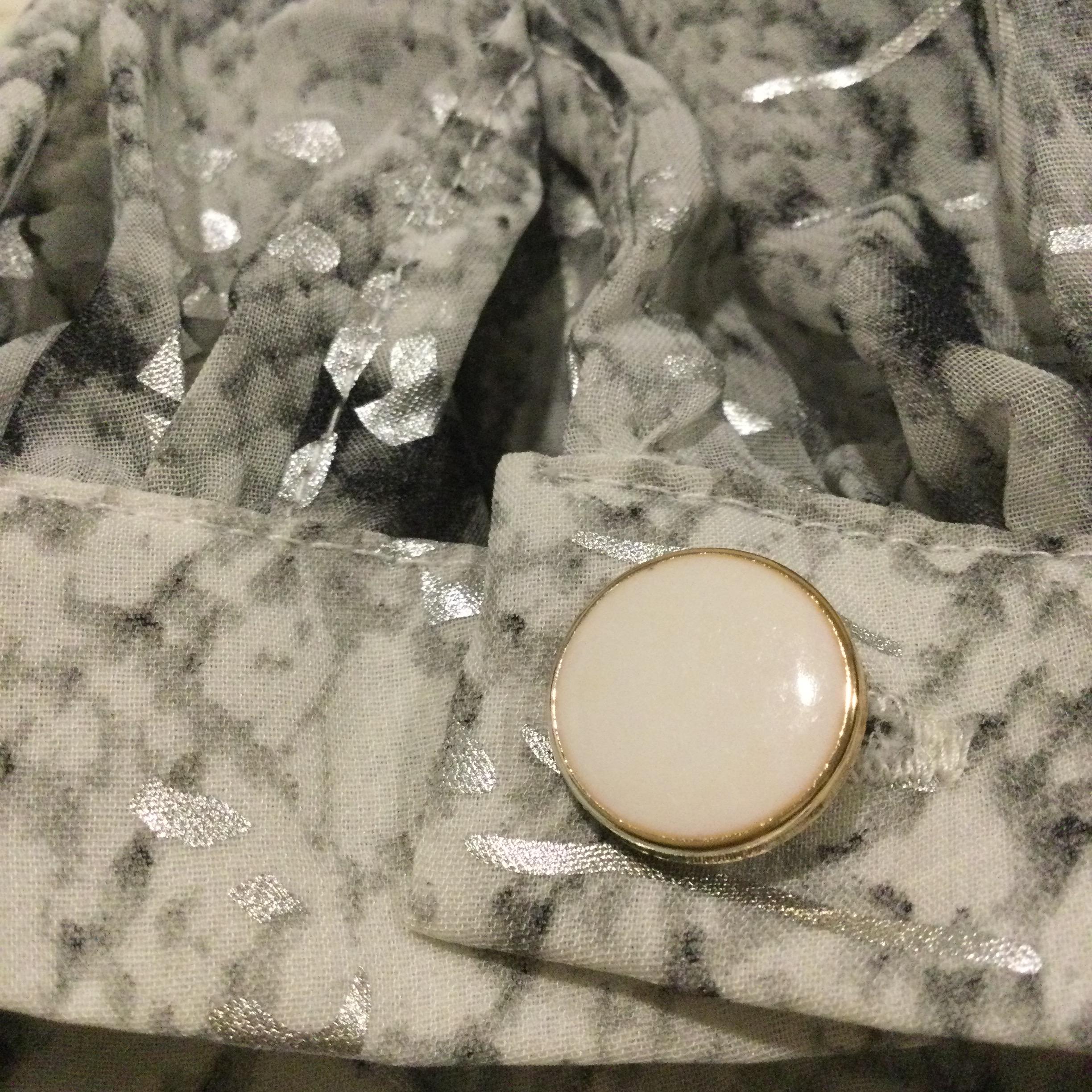 เสื้อเบลเซอร์ทรงครอปแขนพอง ผ้าชีฟองลายงู