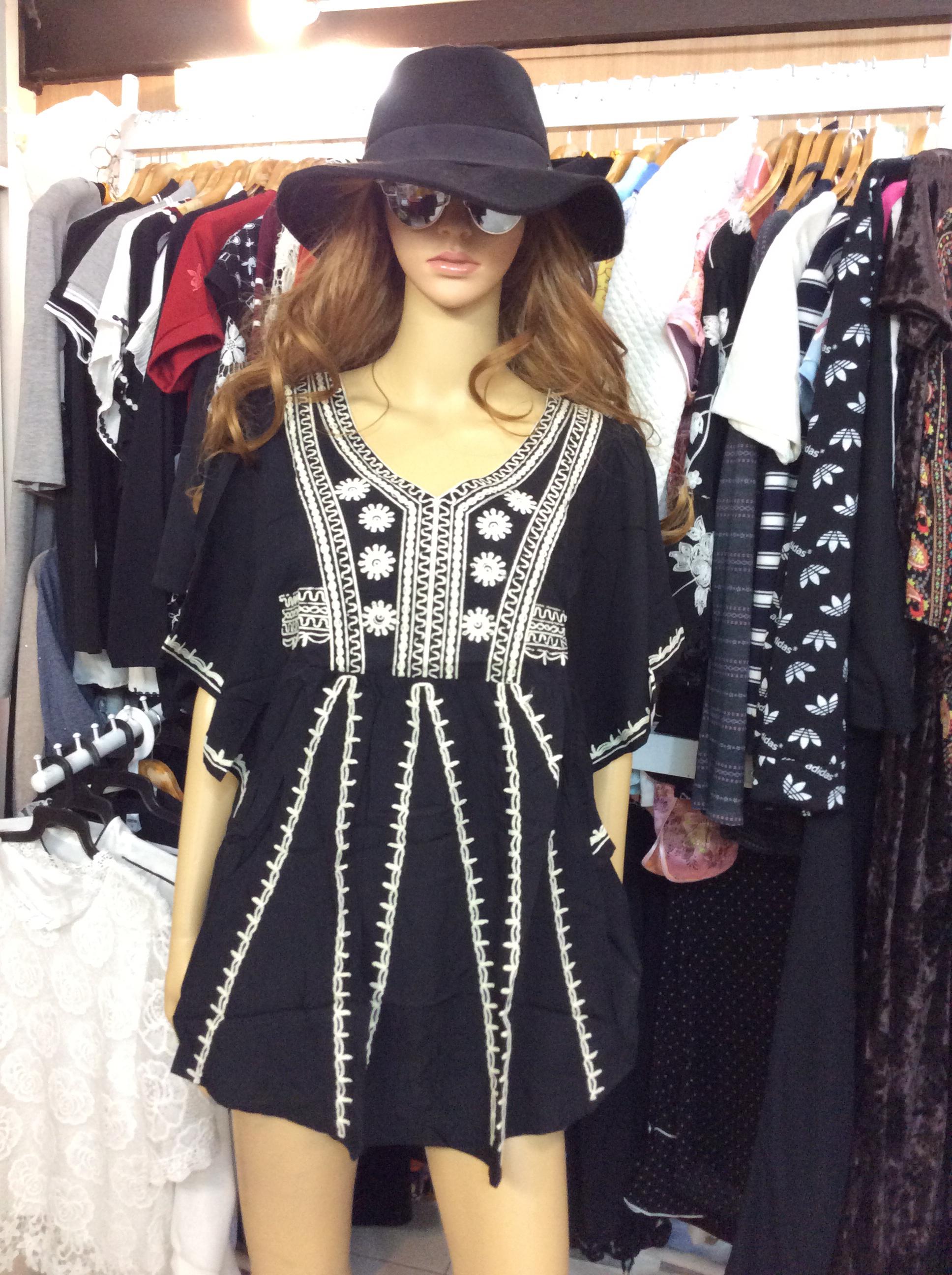 พร้อมส่ง เสื้อกึ่งมินิเดรส โบฮีเมียน ปักเย็บลวดลายสวยๆ ลายนี้ฮิตตลอดกาลค่ะ ใส่สวยได้ตลอดๆไม่มีเอ้าท์ค่ะ