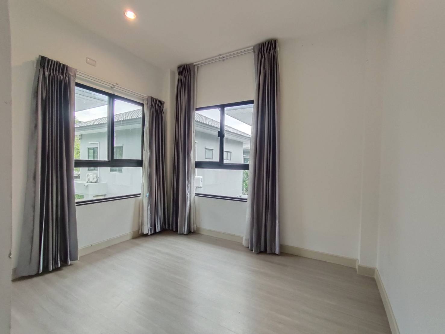 บ้านเดี่ยว 2 ชั้น สัมมากร ชัยพฤกษ์-วงแหวน 2 ลำโพ ถ.345 ถ.ชัยพฤกษ์ บางบัวทอง นนทบุรี บ้านหลังมุม ต้นโครงการ ใกล้คลับเฮ้าส์