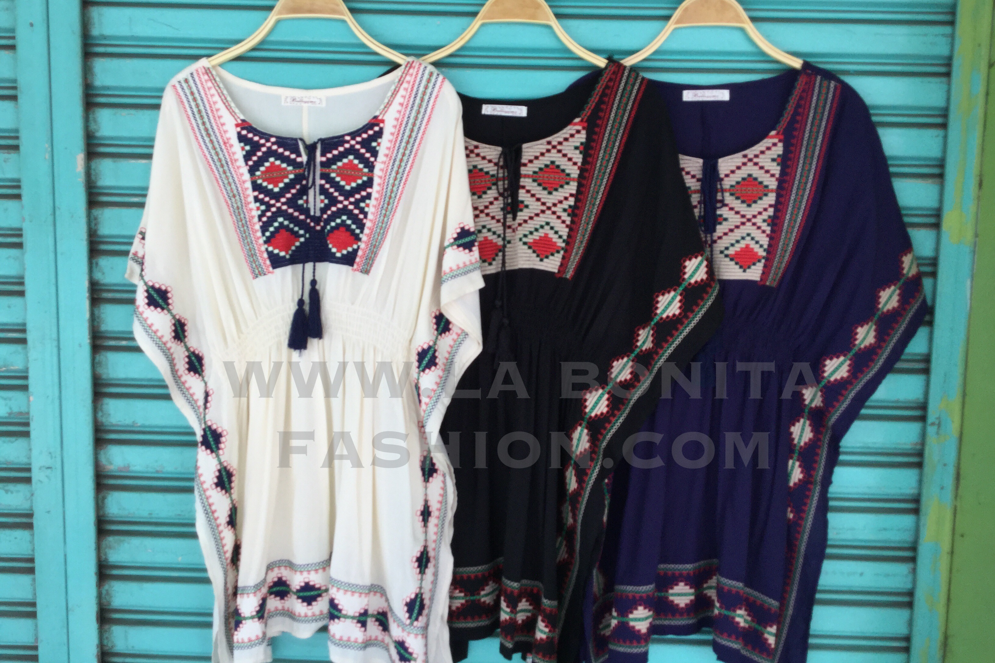 เดรสโบฮีเมียนทรงปีกค้างคาวจั้มเอว ปักลวดลายสวยๆ