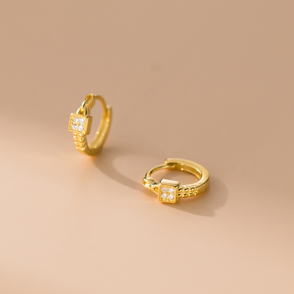 “เช็คสินค้าทัก line ก่อนโอนนะคะ”ต่างหูสำหรับผิวแพ้ง่าย เงินแท้ 92.5% ห่วง_ES823 (NAME)