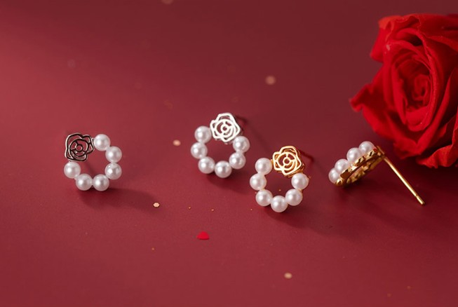 ต่างหูสำหรับผิวแพ้ง่าย เงินแท้ 92.5% Camelia pearl_ES796