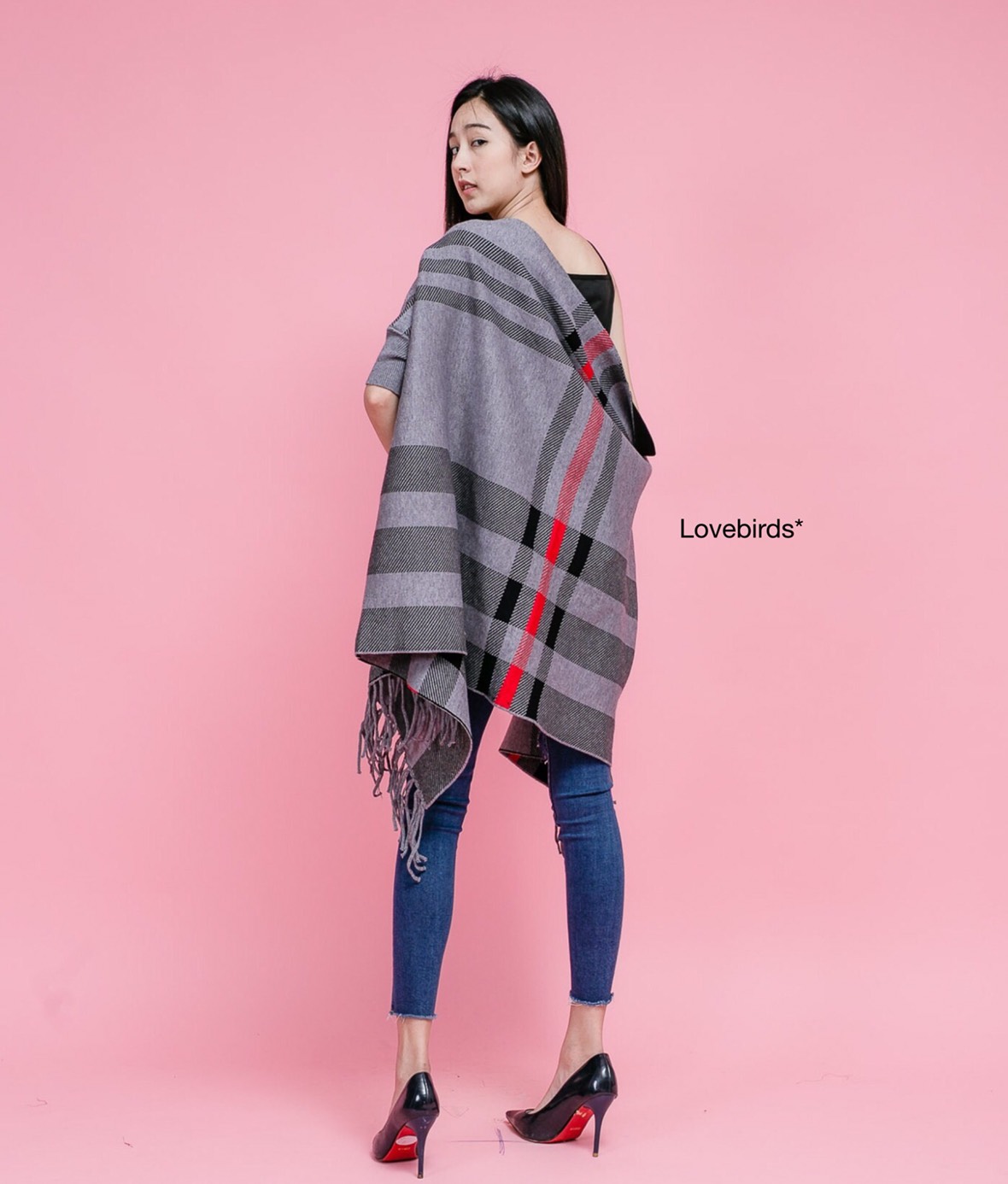 เบลเซอร์ทรงเสื้อคลุมลายเบอเบอร์รี่ ใส่สวมแขน ผ้าอย่างดี จั้มที่แขน ปลายฟริ้น งานสวยมากๆค่า