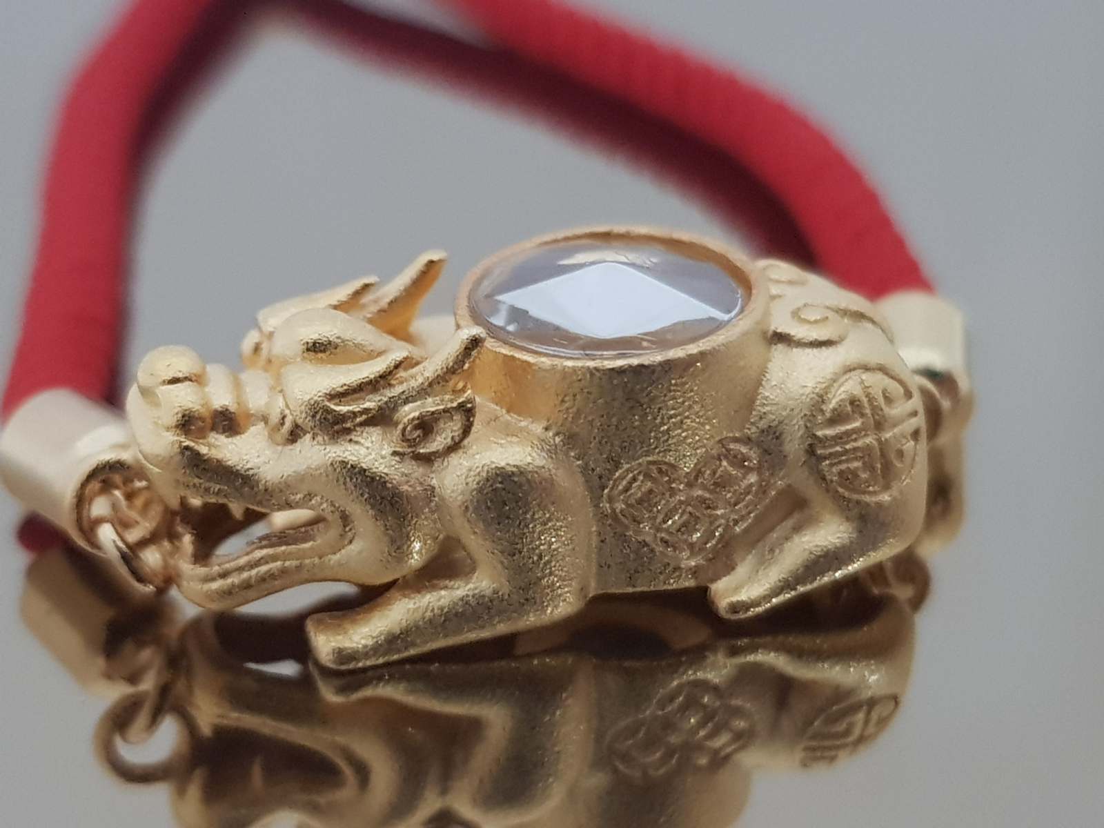 วัตถุมงคลสำหรับเสริมดวงของทุกปีนักษัตรที่ดี คือ ปี่เซียะคู่บารมี เสริมโชค เรียกทรัพย์ ร่ำรวย เงิน ทอง ปัดเป่าสิ่งชั่วร้าย เก็บเงินทองไม่รั่วไหลพร้อมกังหัน แชกงหมิว "กังหันนำโชค" จะหมุนแต่สิ่งดี ๆ เข้ามาในชีวิต