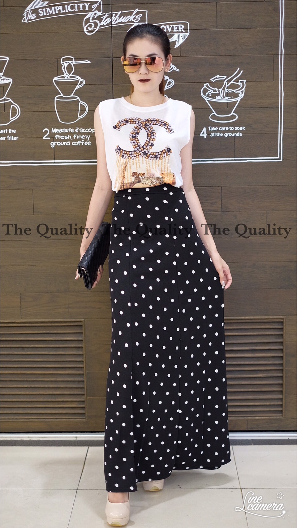 เสื้อ+ กางเกง ชาแนล กางเกงจุดผ้ายืดหยุ่นได้ มีให้เลือกทั้งกางเกง กับ กระโปง แมทแล้วเข้ากันมาก บอกชุดนี้คลุ้มมากต้องมีเลย เลื้อเลยจะใส่เเบบกางเกง หรือกางเกง สวยทั้งคู่