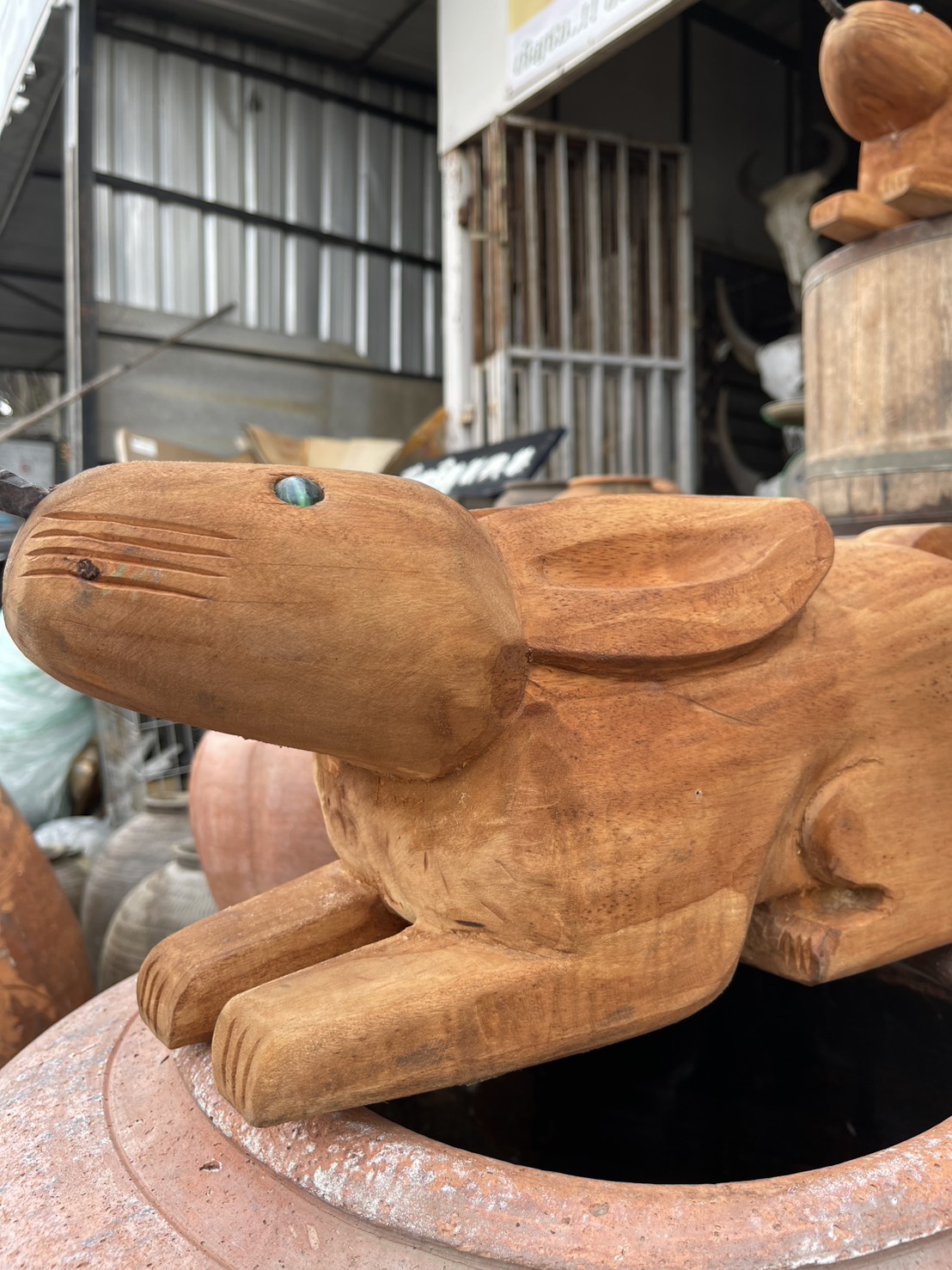 กระต่ายขูดมะพร้าว กระต่ายไม้แกะ แบบนั่งขูด