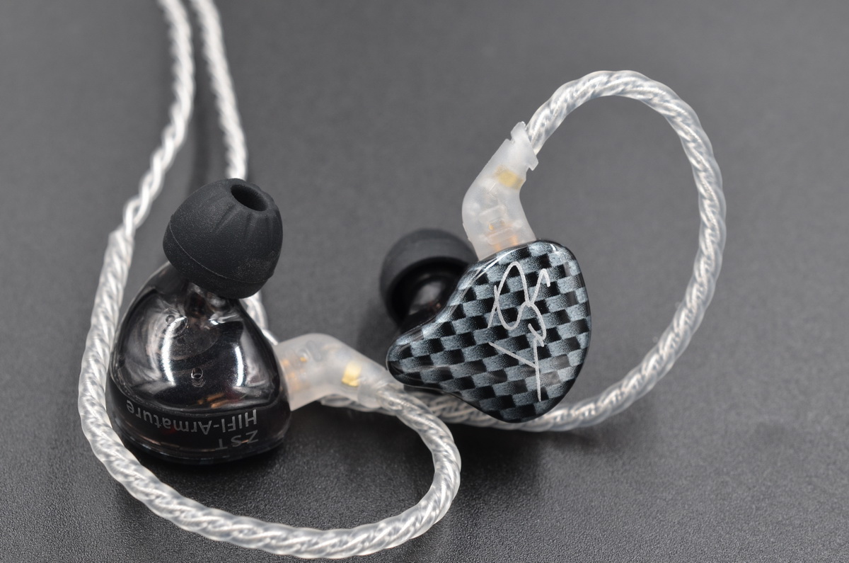 ขาย KZ ZST Pure White Edition หูฟัง hybrid 2ไดร์เวอร์ (1DD+1BA) ถอดสายได้ รุ่นพิเศษ