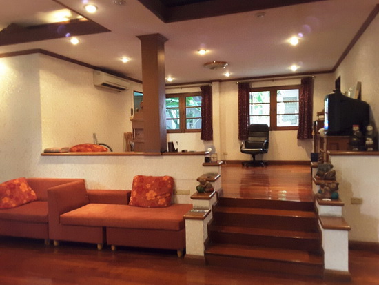 บ้านเดี่ยว 2 ชั้น พร้อมอาคารสำนักงาน 4 ชั้น ซ.งามวงศ์วาน 47 ชินเขต เนื้อที่ 150.2 ตร.ว. ถ.งามวงศ์วาน บางเขน กรุงเทพฯ สวย ตกแต่งด้วยไม้สักทอง