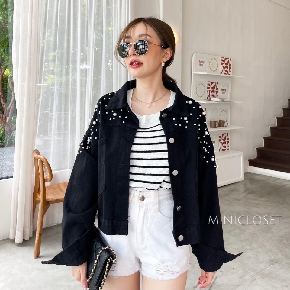 แจ็คเก็ตยีนส์ ตอกอะไหล่มุกแน่นๆ สวยๆ