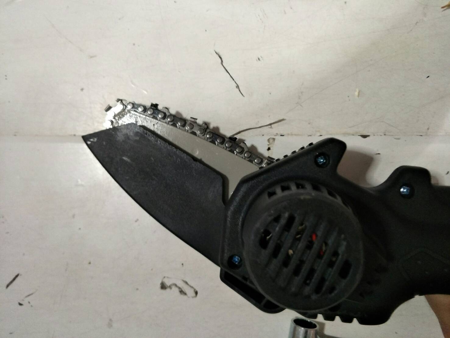 EC10 เลื่อยโซ่ไฟฟ้า 4 นิ้ว 21V น้ำหนักเบา ใช้งานง่าย สะดวกปลอดภัย