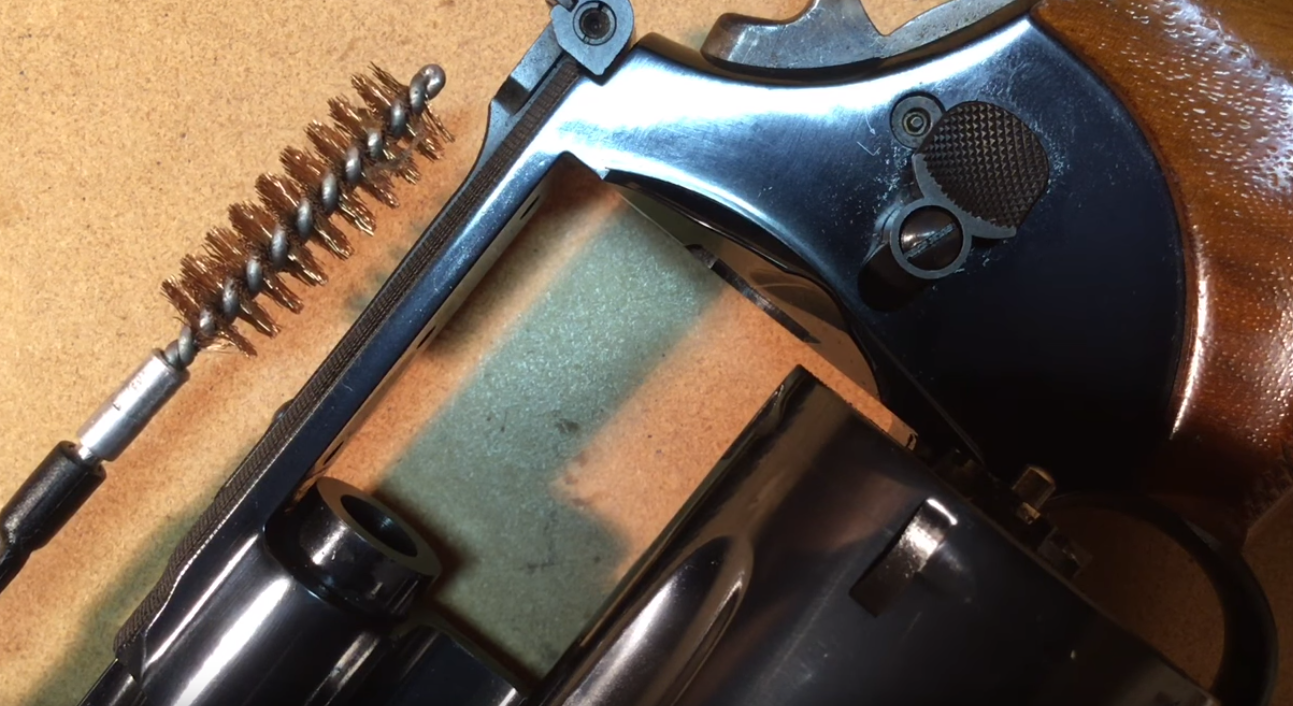 B02 ชุดแปรงทำความสะอาด ปืน .22 ไรเฟิล 5.56 / ท่ออากาศ เครื่องยนต์ ท่อยาว ยาวสุด 83 cm