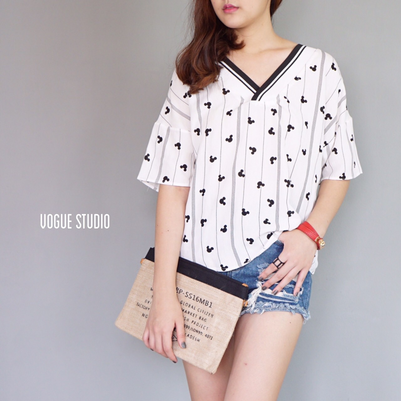 เสื้อคอวี เก๋ๆ ปริ้นลายน่ารัก