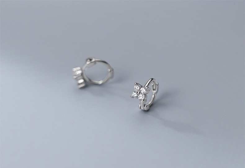 “เช็คสินค้าทัก line ก่อนโอนนะคะ”ต่างหูสำหรับผิวแพ้ง่าย เงินแท้ 92.5% ห่วง_ES842