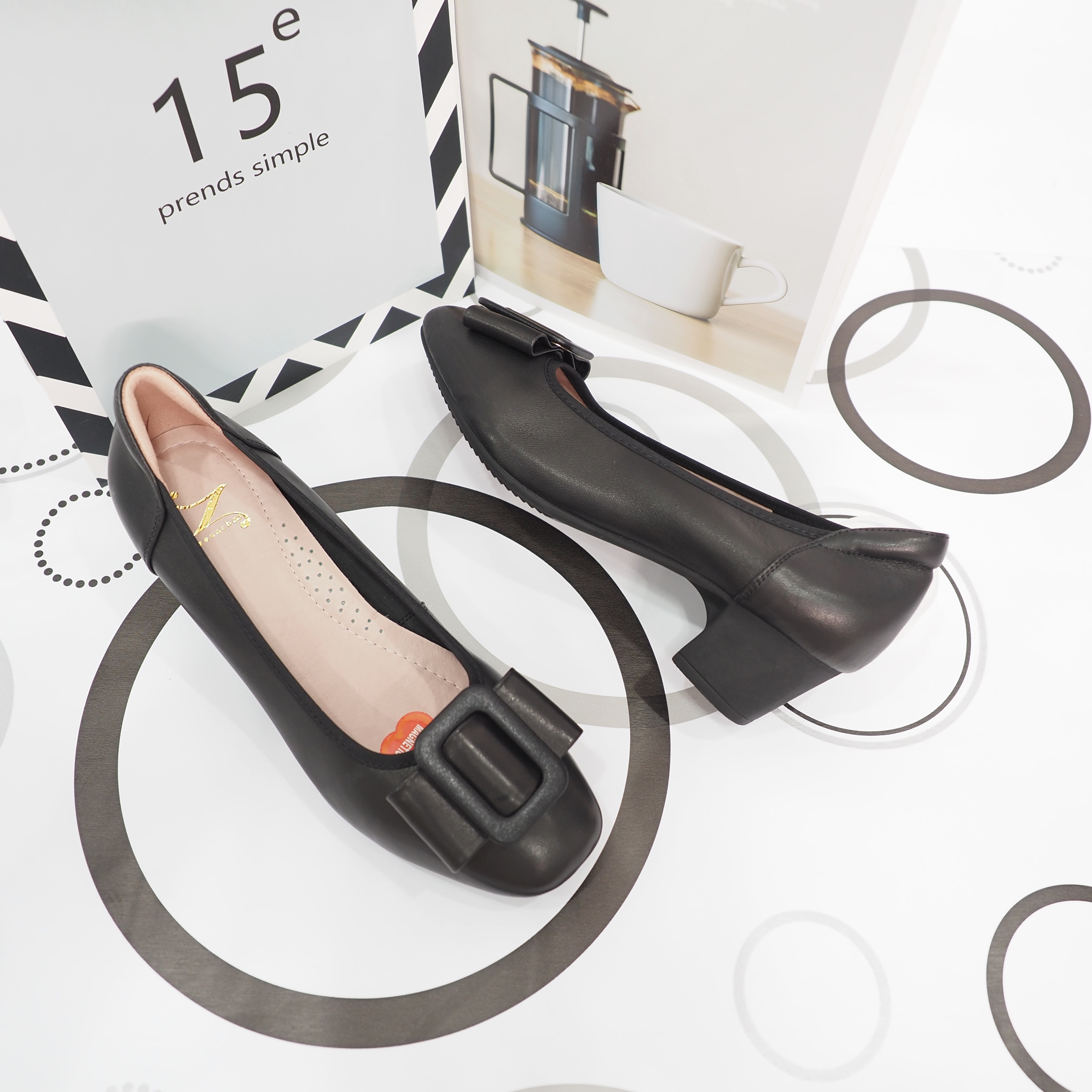 ทรงปกติ เปลี่ยนไซส์ได้-ไม่รับคืน รองเท้าแม่เหล็กนวัตกรรมญี่ปุ่น Zenachoo Tiny Bow สูง2 นิ้ว หนังแกะแท้สี Black
