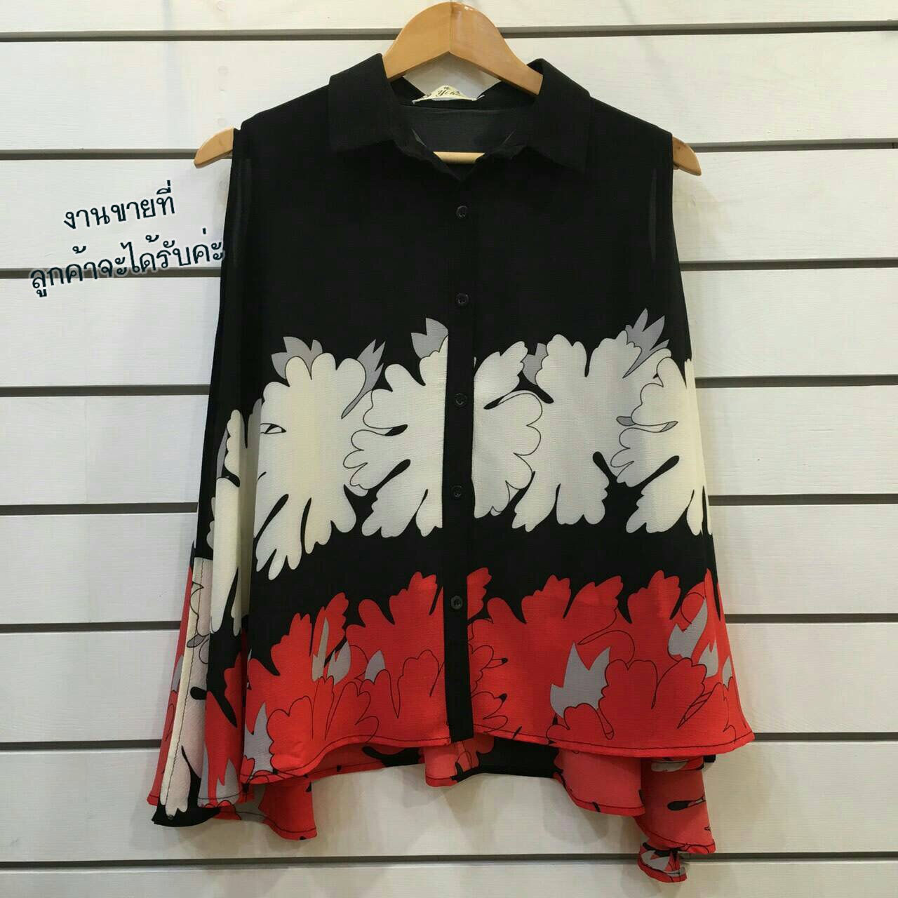 เสื้อเก๋ๆชิคๆ ผ้าลายปริ้น มีปีกพริ้วหน้า-หลัง ตัวนี้ชิคมากๆ