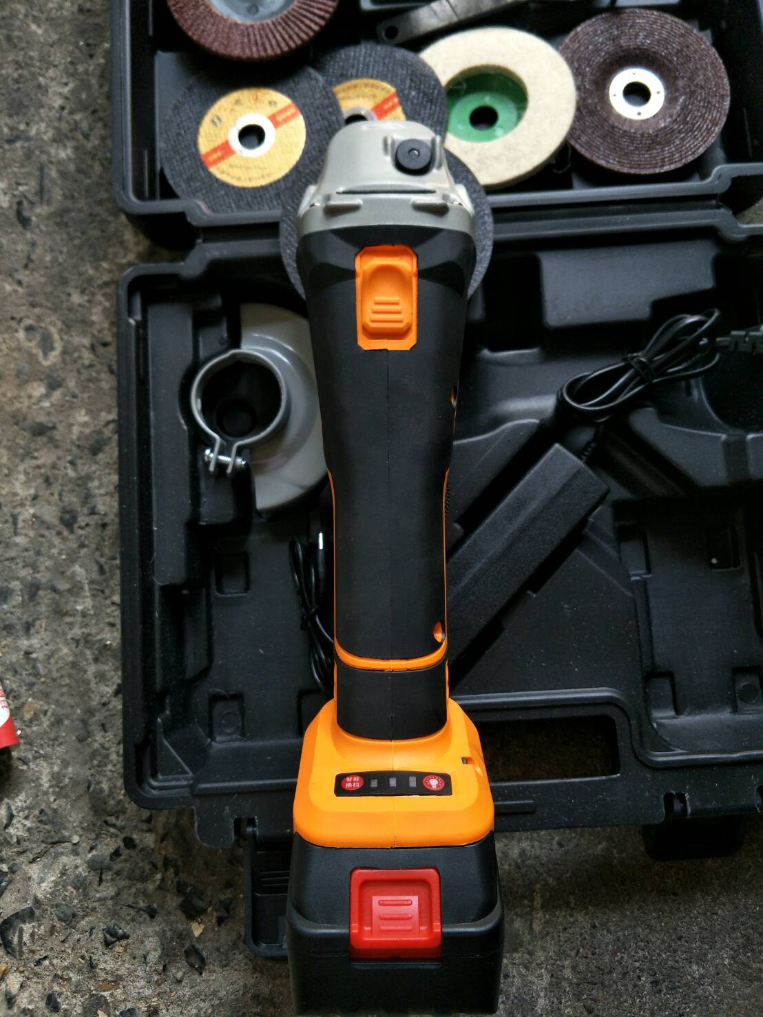 EG08 ชุดหินเจียรไร้สาย 18V ปรับรอบได้ 2 ระดับ มอเตอร์บลัสเลส สวิทเซฟตี้ คุณภาพสูง