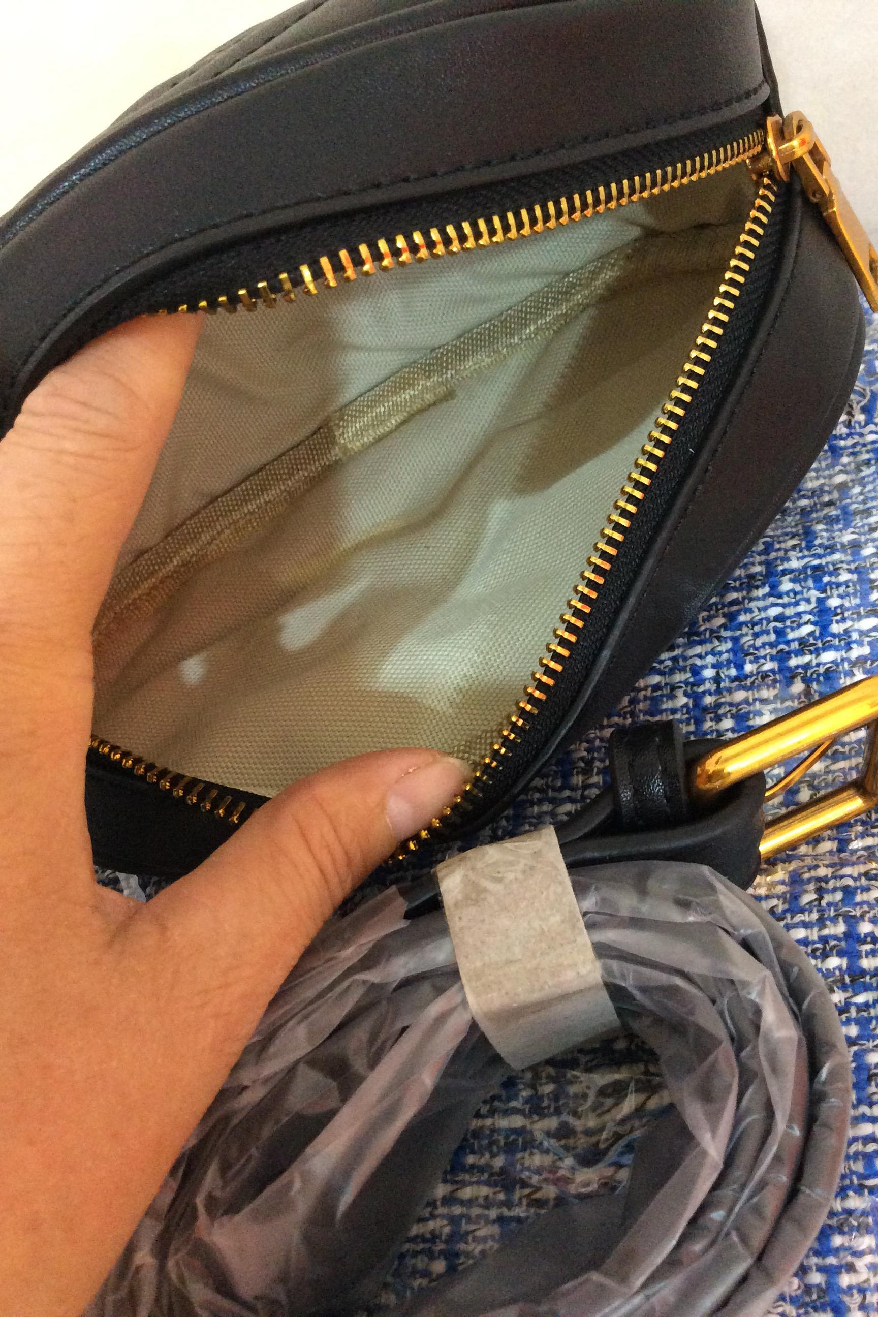 กระเป๋าคาดเอวGucci เป๋า สุดฮิตในเวลานี้ คาดเอวได้ สามรถใส่ไอโฟน 7+ ได้พอดีเดะเลยคะ