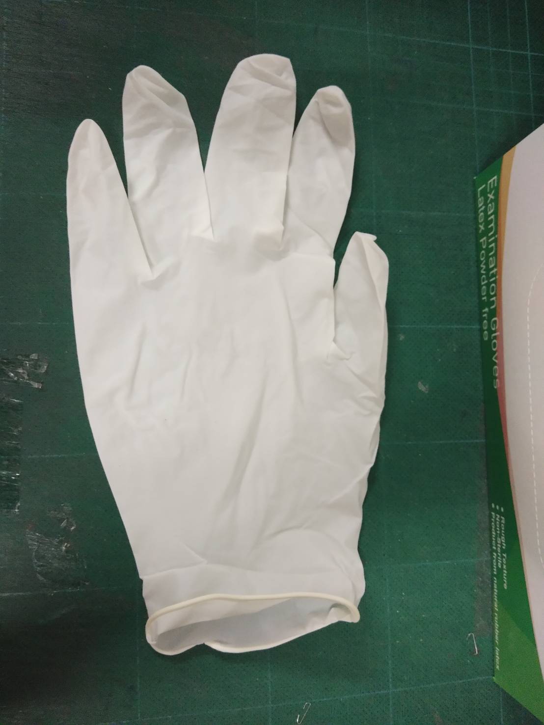 ถุงมือไนไตร ชนิดไม่มีแป้ง ยี่ห้อ Safeflex สีขาว