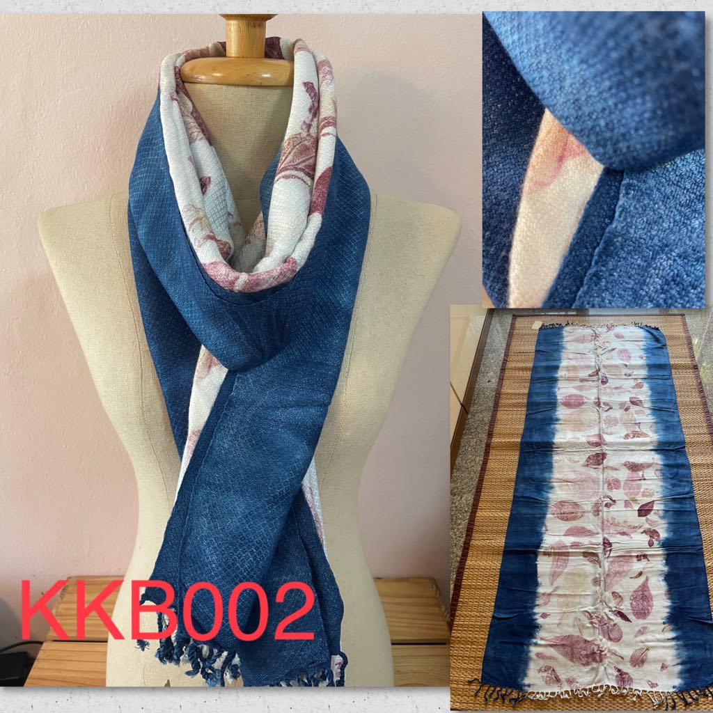 ผ้าคลุมไหล่ย้อมครามฝ้ายแท้ Eco Print