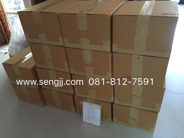 กรอบกระจกใส่แบงค์ ฝังเส้นทองลายมุก พิมพ์ตัวหนังสือสีทองสวยงาม ธนบัตร 70 ปี ครองราชย์ (ไม่รวมธนบัตร)