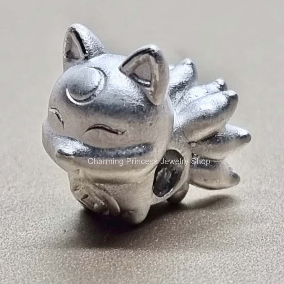 จิ้งจอกเก้าหาง เป็นเสน่ห์ต่อเพศตรงข้าม ชาร์ม เงินแท้ 99.99% ตัวคั่นสร้อยข้อมือ ชาร์มเงินแท้ 99.99% กว้าง 10 มม ยาว 15 มม