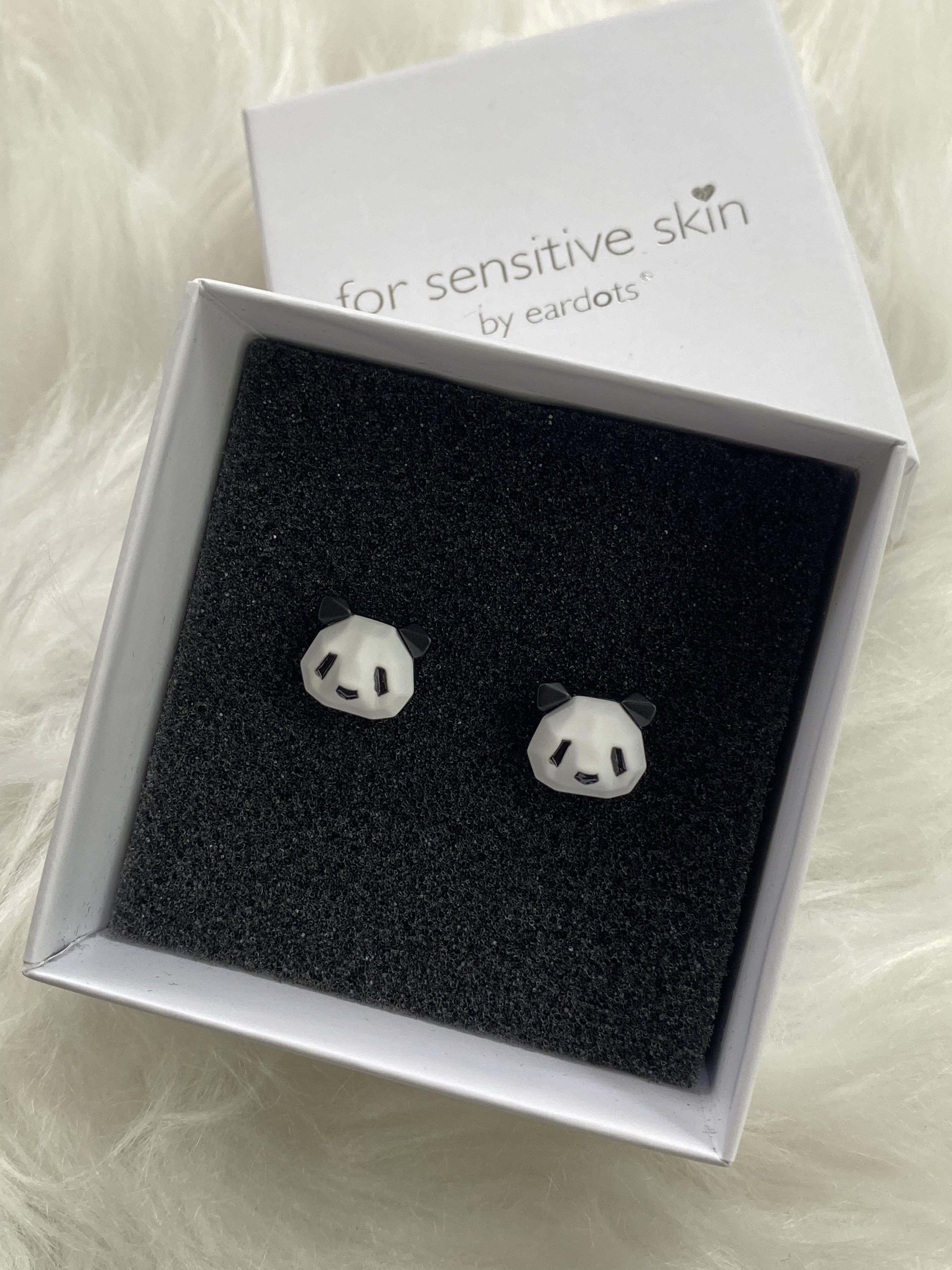 “เช็คสินค้าทัก line ก่อนโอนนะคะ”ต่างหูสำหรับผิวแพ้ง่าย ทอง 18K _Panda 3D_EG957